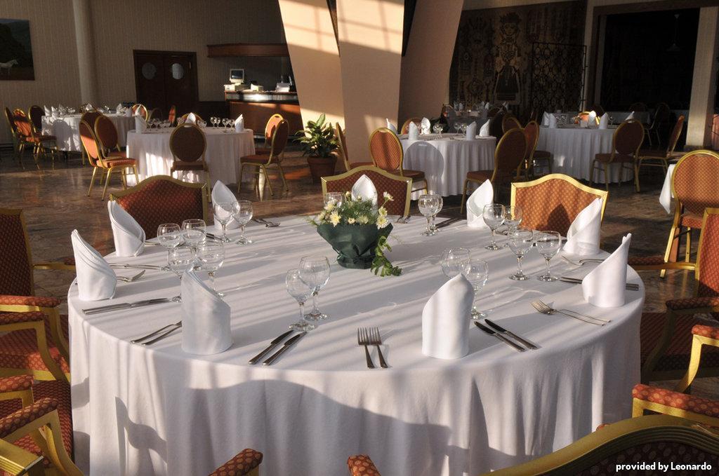 Hotel Bellevue Ilinden 레스토랑 사진